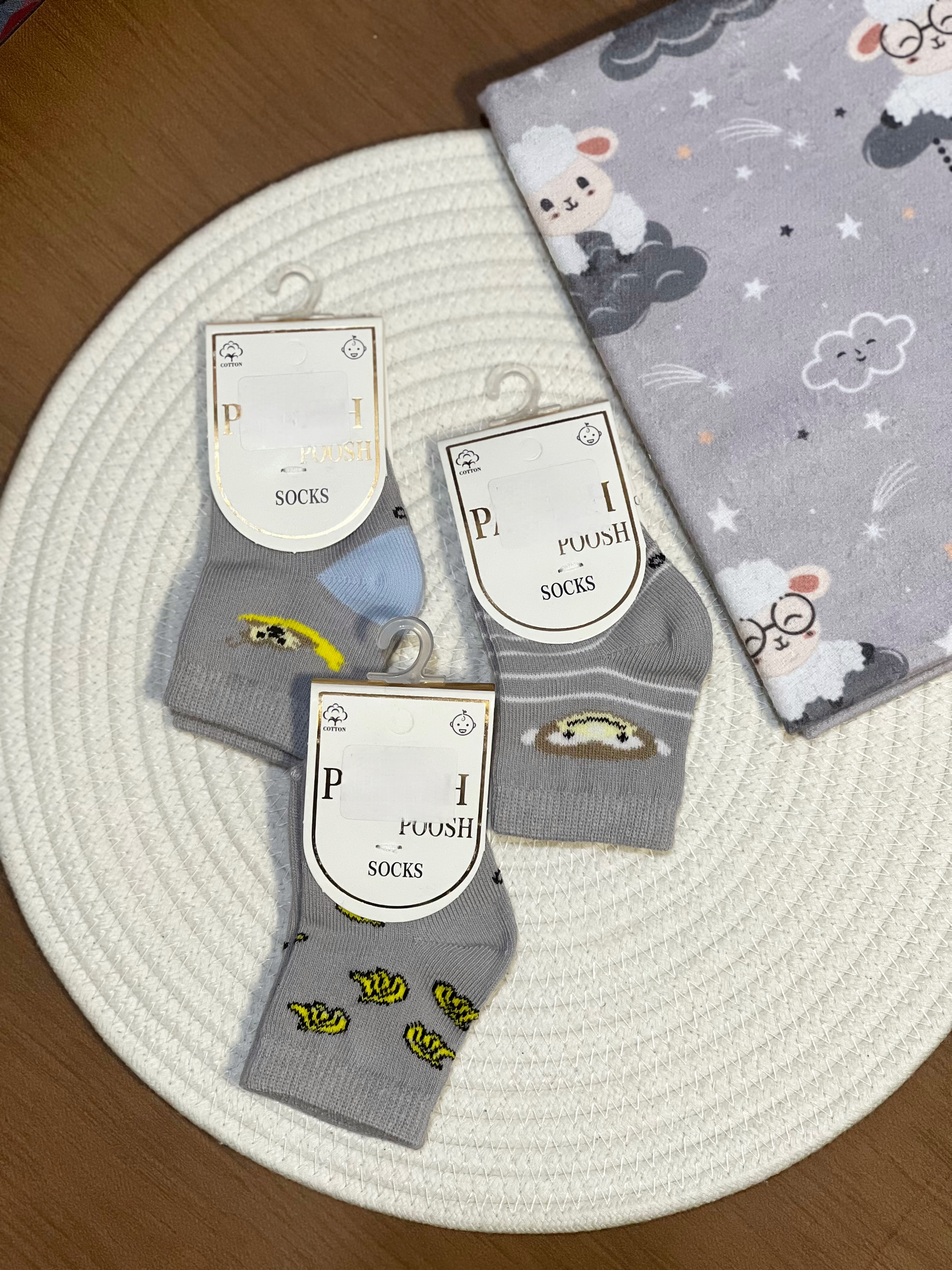 جوراب نیم ساق طرح موز کد ۳۰۹۱